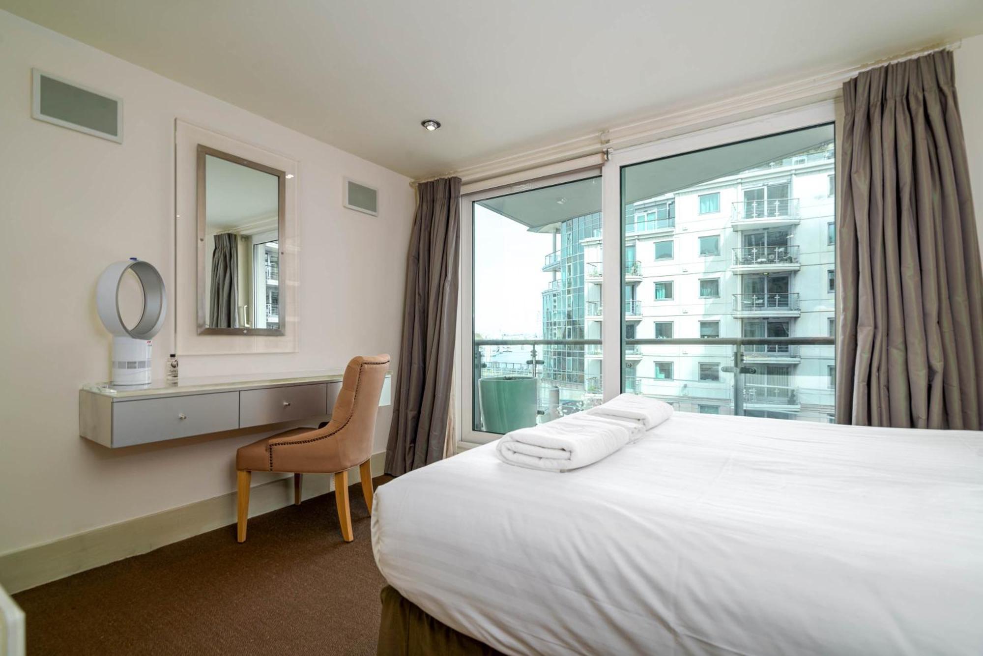 Fabulous 3 Bed Apartment In Vauxhall Лондон Екстериор снимка