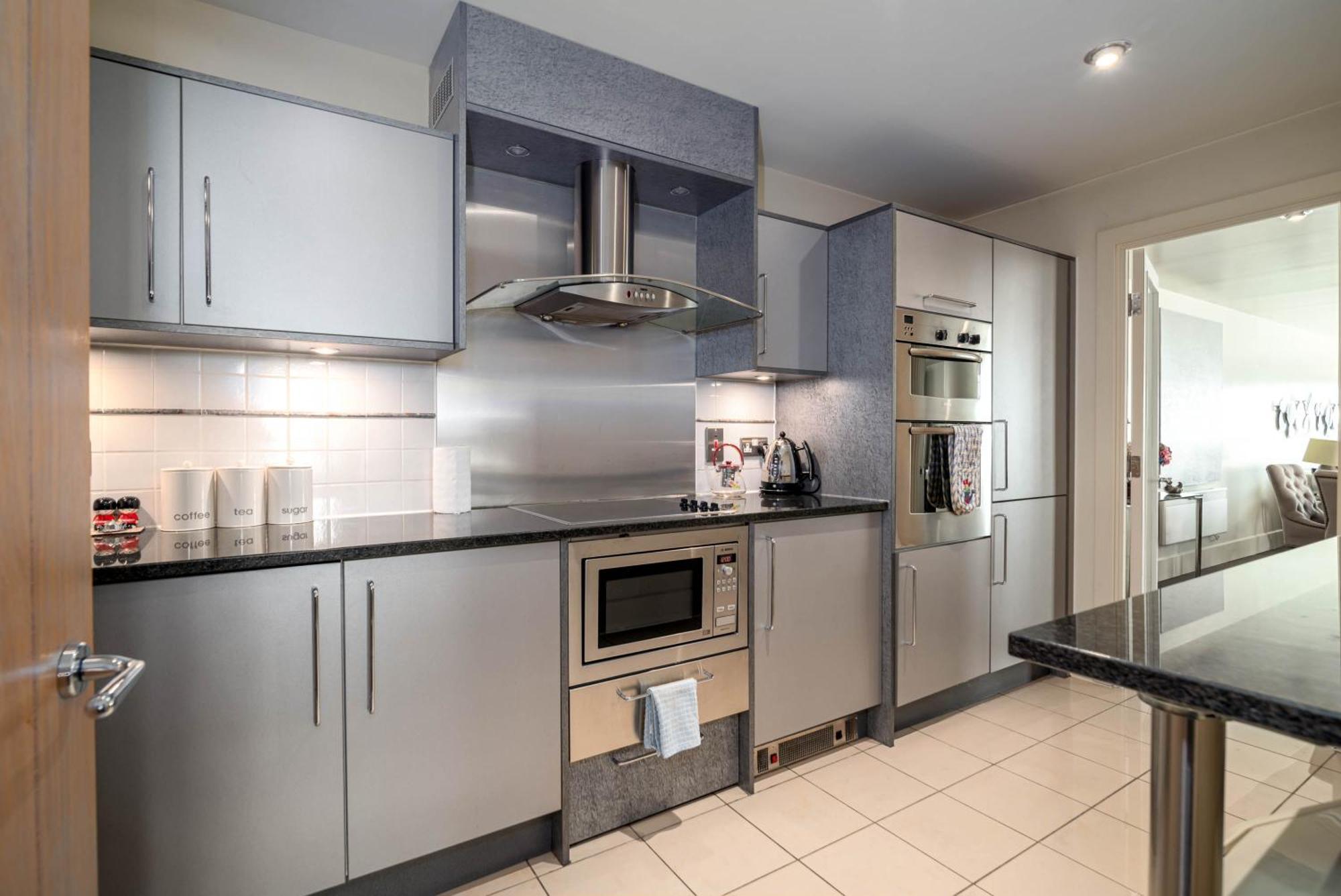 Fabulous 3 Bed Apartment In Vauxhall Лондон Екстериор снимка