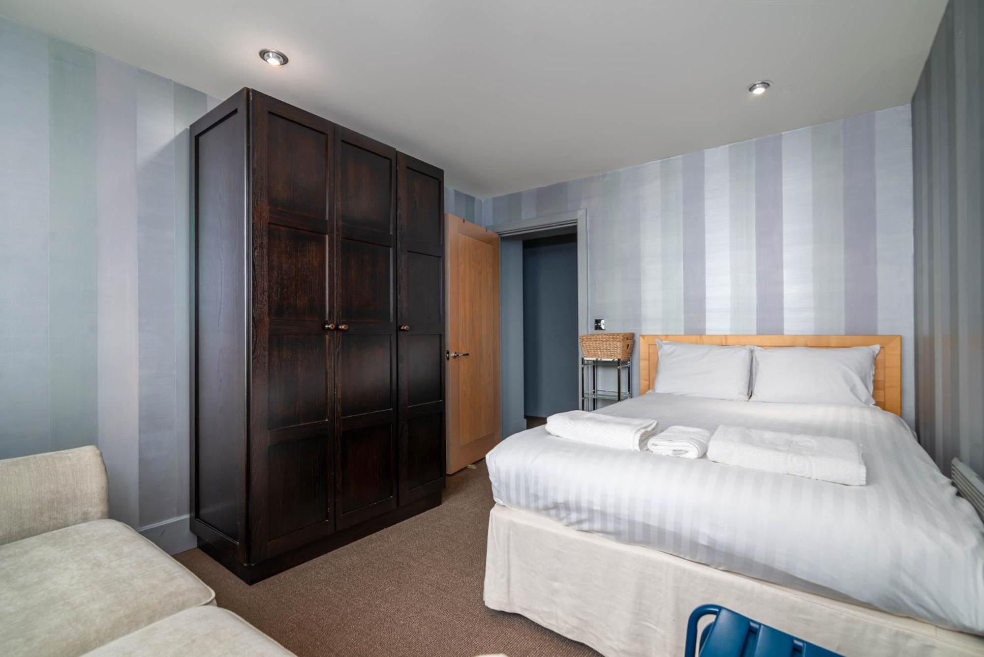 Fabulous 3 Bed Apartment In Vauxhall Лондон Екстериор снимка