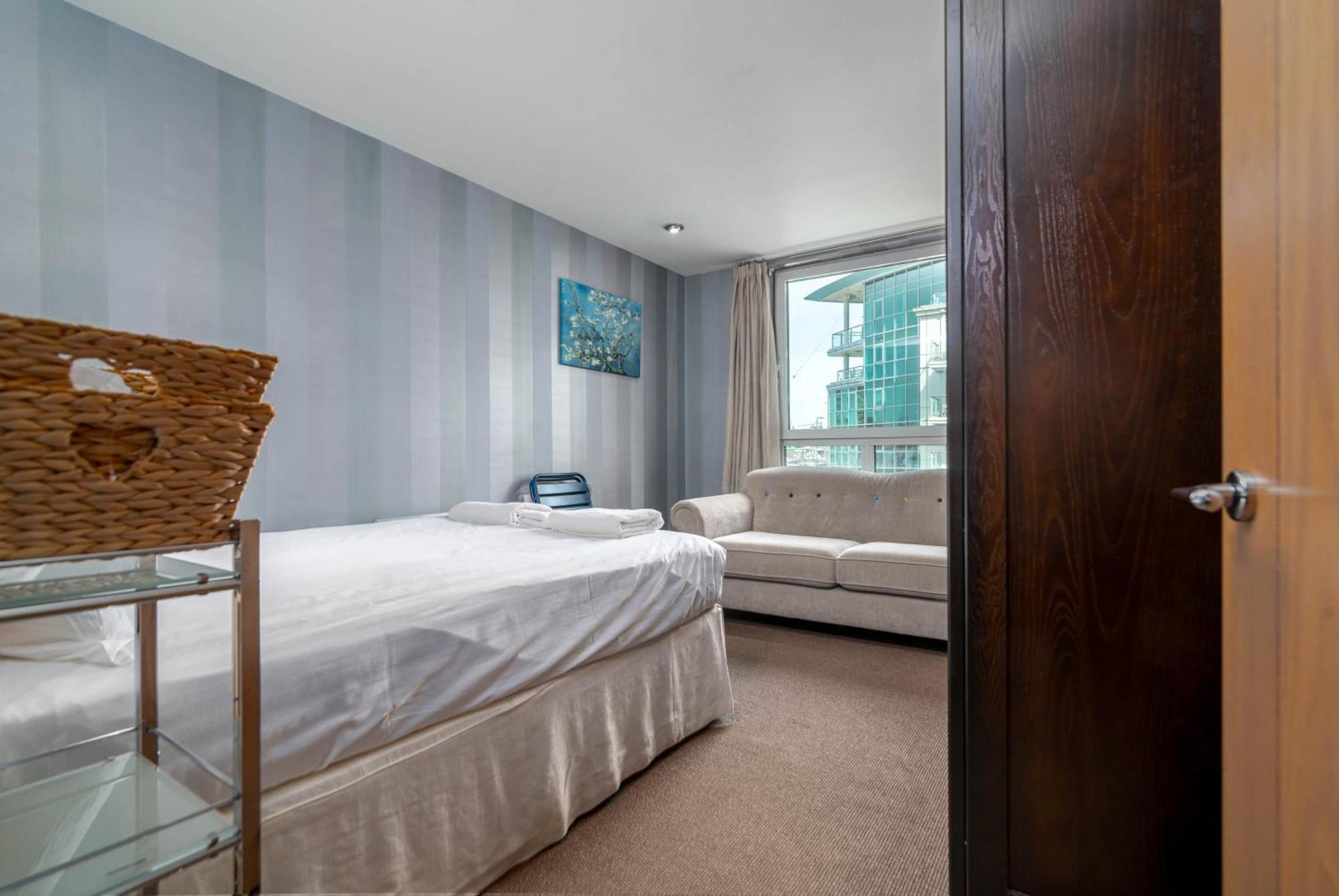 Fabulous 3 Bed Apartment In Vauxhall Лондон Екстериор снимка