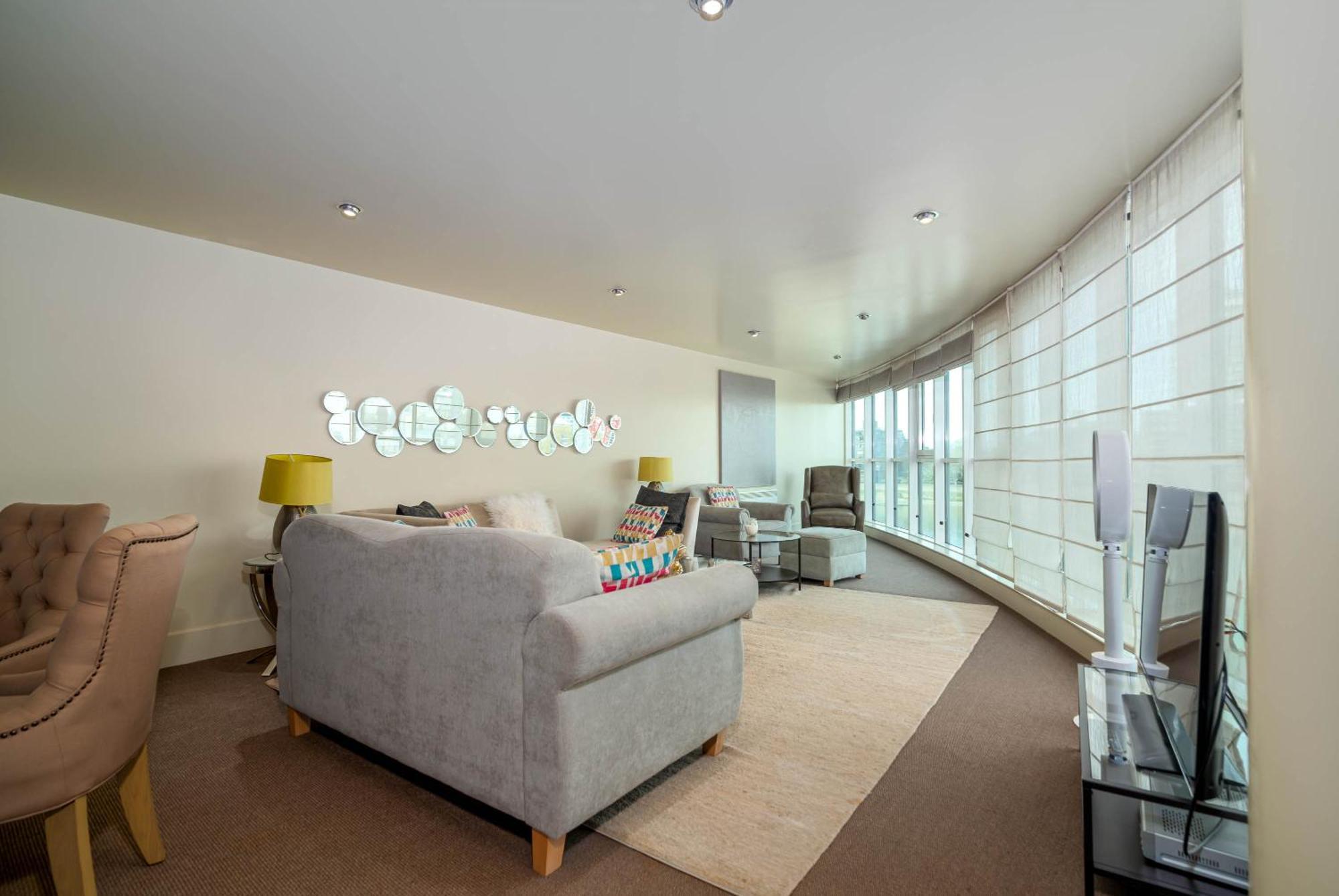 Fabulous 3 Bed Apartment In Vauxhall Лондон Екстериор снимка
