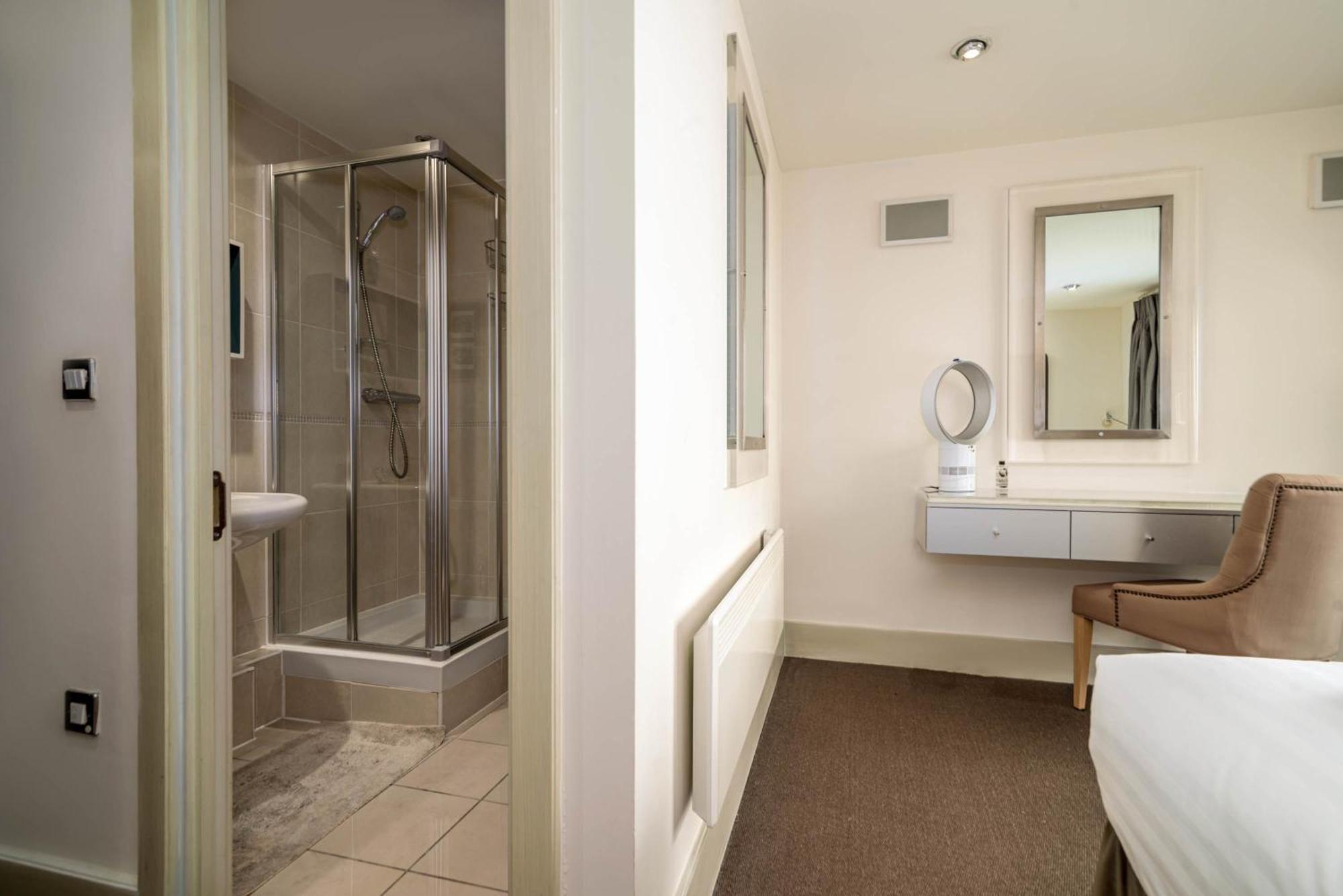 Fabulous 3 Bed Apartment In Vauxhall Лондон Екстериор снимка