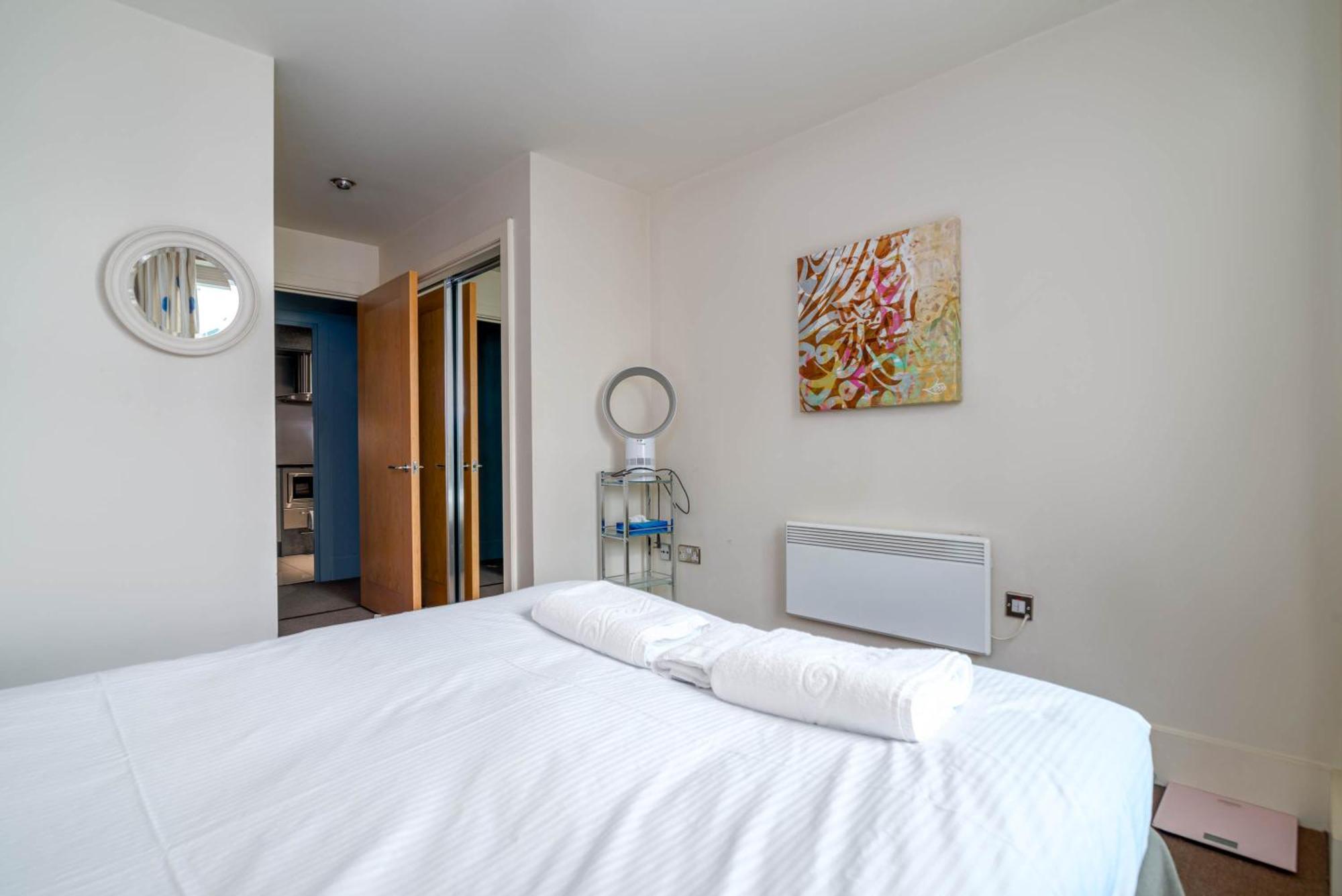 Fabulous 3 Bed Apartment In Vauxhall Лондон Екстериор снимка