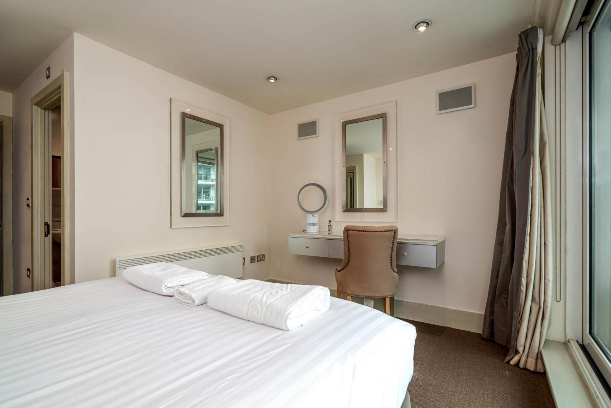 Fabulous 3 Bed Apartment In Vauxhall Лондон Екстериор снимка