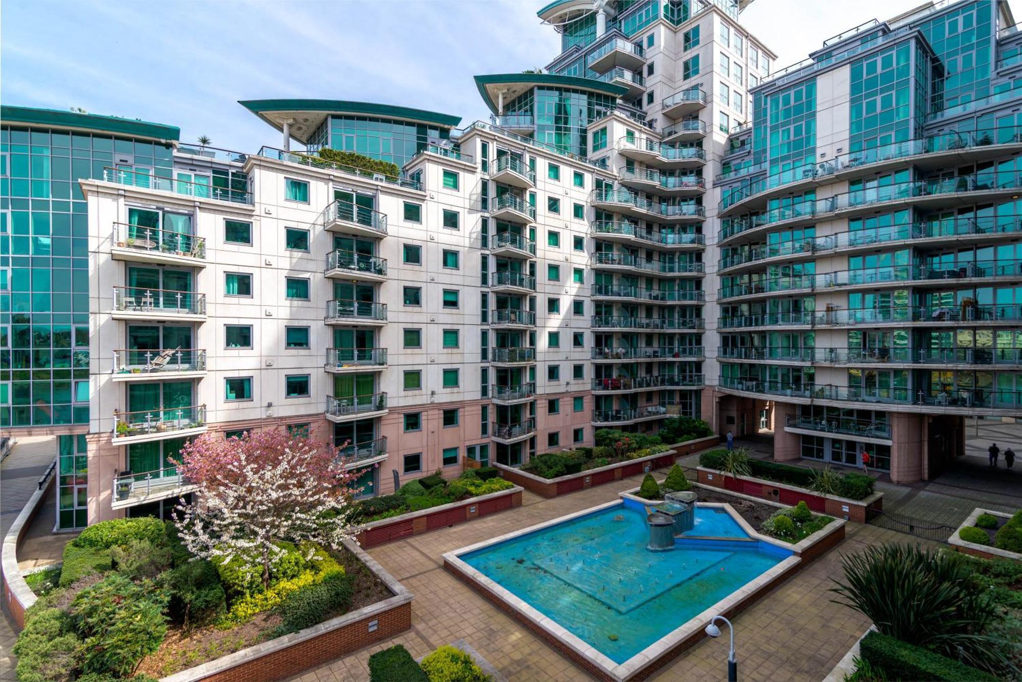 Fabulous 3 Bed Apartment In Vauxhall Лондон Екстериор снимка